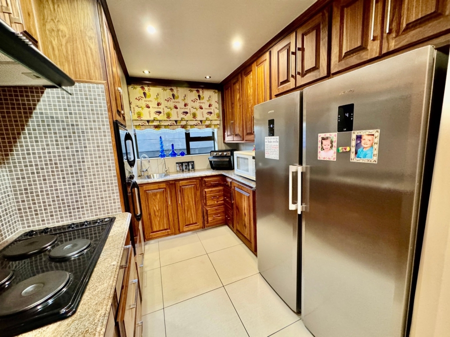 3 Bedroom Property for Sale in Van Der Hoff Park North West